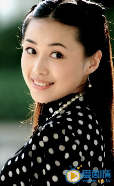 左手劈刀簪珥扮演者王彤羽写真