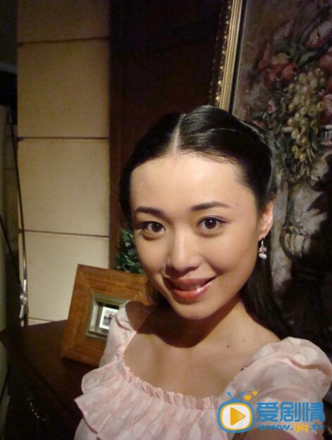 左手劈刀簪珥扮演者王彤羽写真
