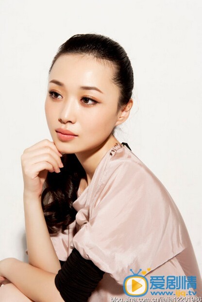 左手劈刀簪珥扮演者王彤羽写真