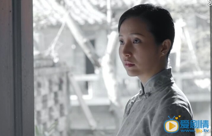 电视剧毕业歌24集中出现的红衣妓女是谁?电视剧毕业歌中洪望楠为什么追着红衣妓女道歉?