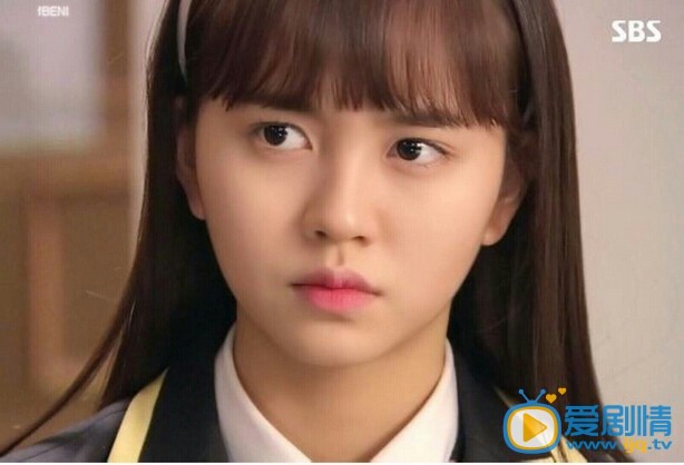 学校2015高恩星和李恩菲是不是在小的时候就互换过？ 学校2015李恩菲和高恩星在小的时候已经被调换过大解析 