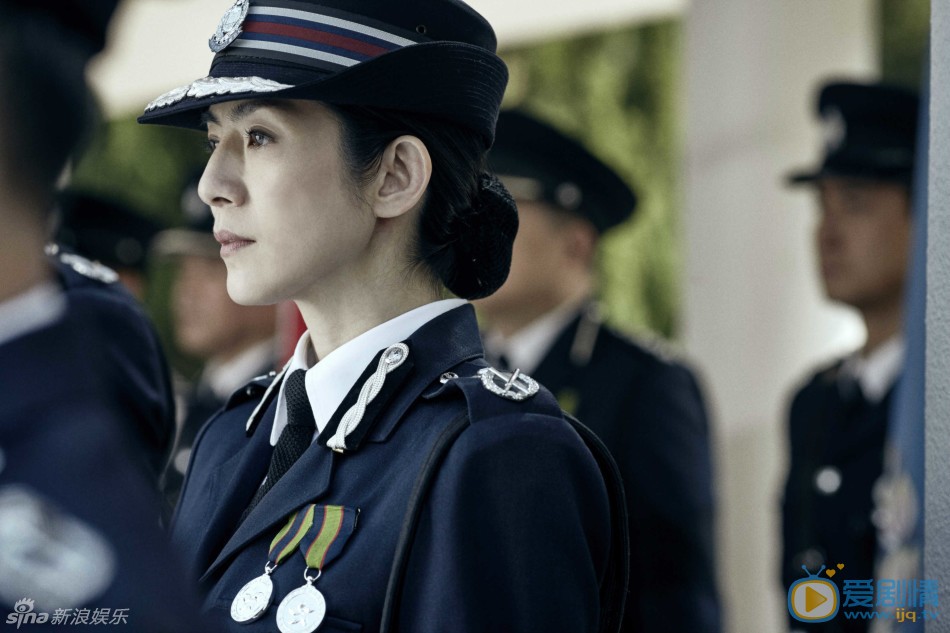 郭富城杨采妮《寒战2》杀青 《寒战2》剧照抢先看  杨采妮警服装 《寒战2》的最后一场重头戏“送战友”曝光，郭富城穿警服现身，同时《寒战2》正式杀青。