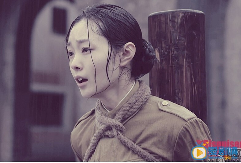 电视剧伪装者于曼丽的真实身份是什么？电视剧伪装者胡歌的女搭档本来的身份是什么？