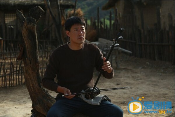 我的二哥二嫂剧情介绍何老师为什么自杀了？
