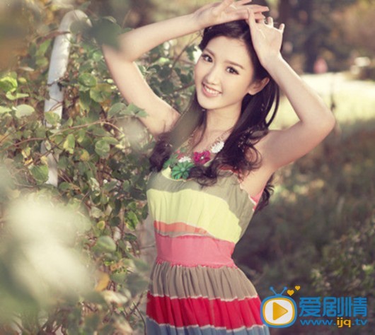 毛晓彤陈翔恋情曝光 或为《微微一笑很倾城》宣传