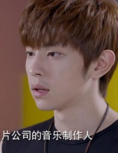 待嫁老爸第1集苏达和女友桑妮分手时演唱的歌曲是什么？