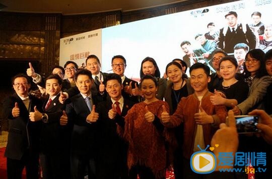 双健“邂逅”小镇大法官，轻松戏剧欢乐多