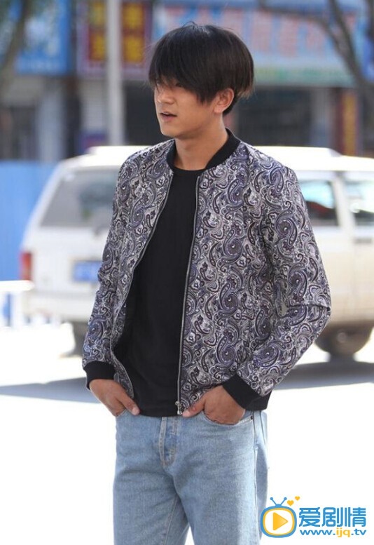 拥抱星星的月亮首播获赞　曹阳扮演者李岷城非主流造型抢眼