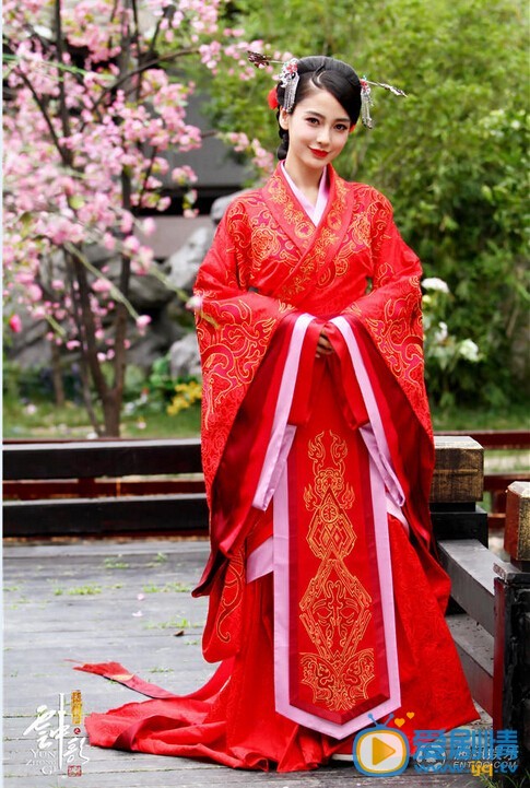 云中歌首播 Angelababy唯美大红色婚服扮相曝光(组图)