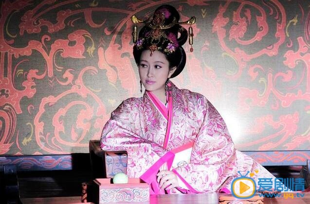 芈月传郑袖为什么要帮芈月？芈月传郑袖帮助黄歇的真实目的是什么？