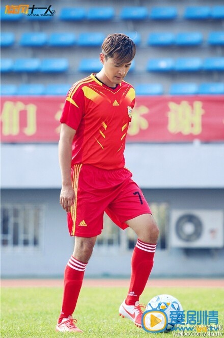 旋风十一人穆奇以前发生过什么事？穆奇为什么不踢足球了？穆奇以前发生了什么事？