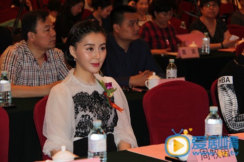 《金玉瑶》央八将播：周牧茵诠释别样女子柔情