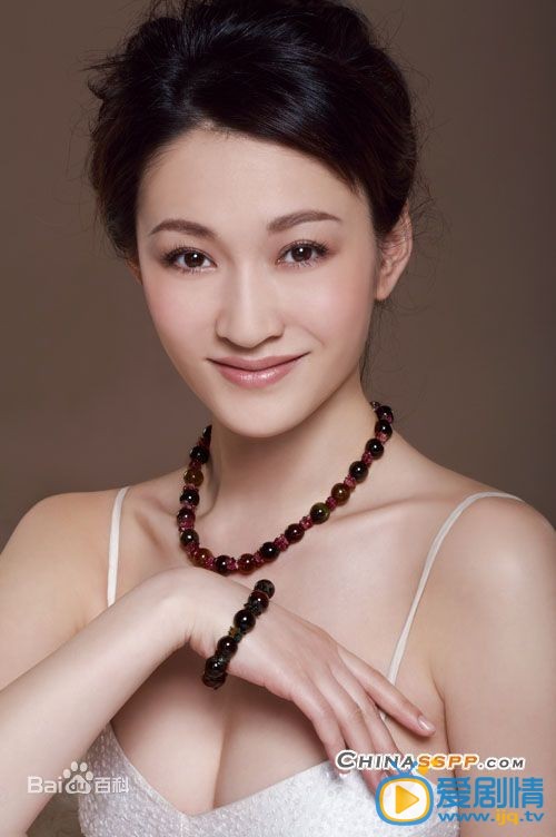 李小冉和鄢颇什么关系？李小冉和鄢颇分手原因？李小冉前任鄢颇被打真相