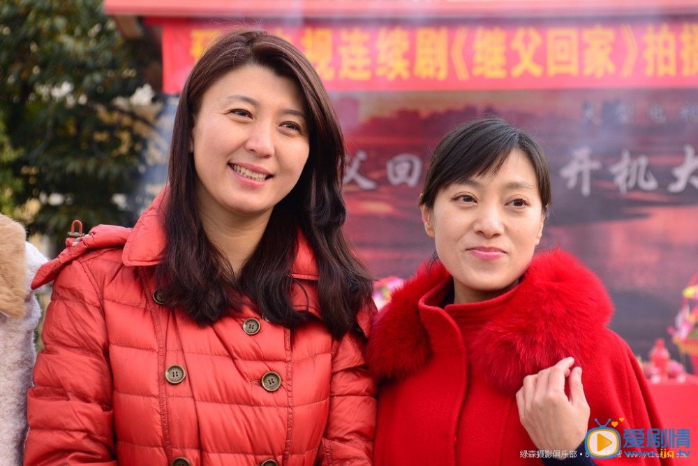  继父回家热播   闫学晶变身“隐忍女人”