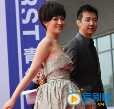 李小冉和鄢颇什么关系？李小冉和鄢颇分手原因？李小冉前任鄢颇被打真相