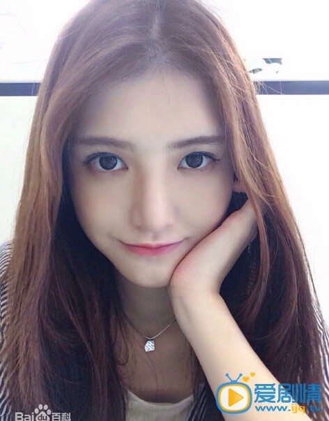 戴流苏耳环的少女鬼鬼吴映洁为什么只拍第一部 第二部第三部为什么不再出演 第二部第三部女一号是谁?