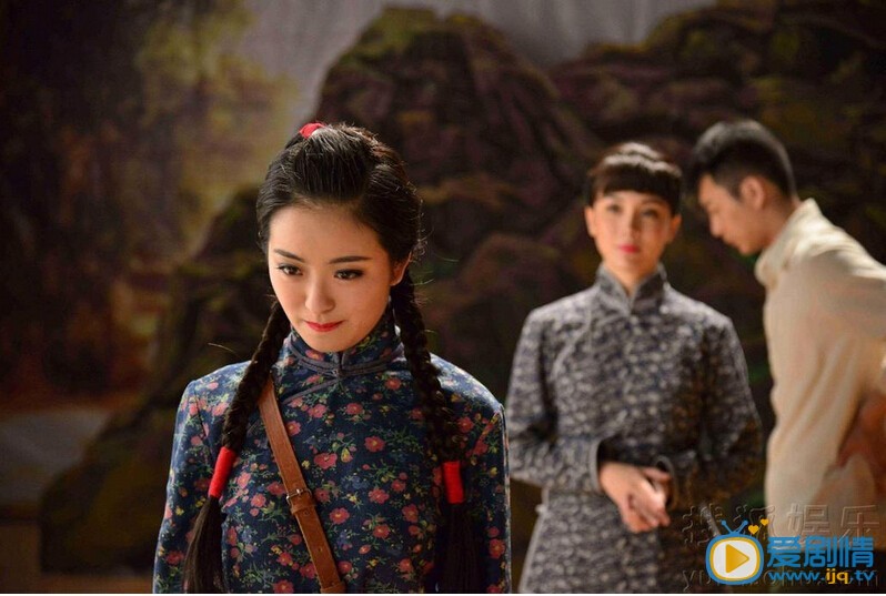 电视剧剧场杜晓红进到话剧团的真正目的 电视剧杜晓红为什么进入话剧团？