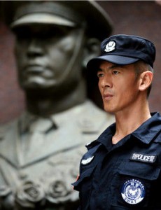 《特警力量》魔鬼来袭 “小虎队”合体
