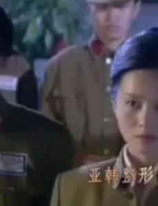 电视剧狐影中雷小蕾密码日进本上的毒是谁下的？狐影中雷小蕾本子上的毒粉是什么毒？
