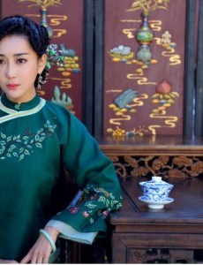 姐妹姐妹查扎猜的身份是在哪一集被认出来的？