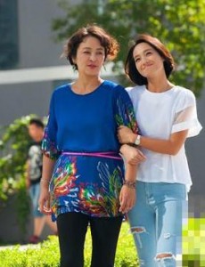 待嫁老爸中苏简后妈邱妮妮和艾莉老爸艾文克是什么关系？邱妮妮和艾文克最后结婚了吗？