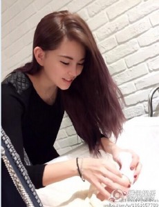 明若晓溪将播 昆凌产后犹如少女助阵偶像剧