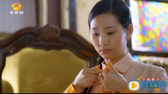 戴流苏耳环的少女初一跟林峰是什么关系