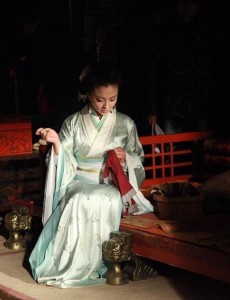 芈月传向氏是怎么死的？向氏是孙茜扮演的吗？