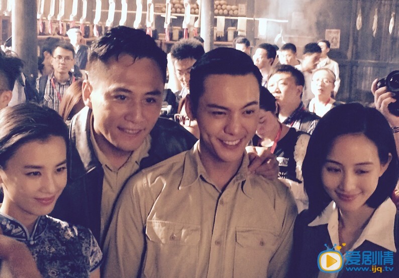 大轰炸首场发布会 刘烨带众演员搞怪（视频）
