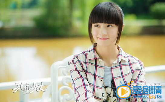 旋风少女热播 主演胡冰卿数款发型大盘点