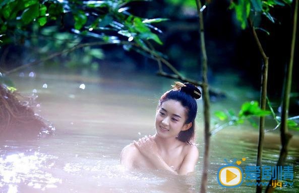 《花千骨》赵丽颖唯美裸浴被腹黑书生偷窥！