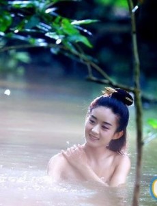 《花千骨》赵丽颖唯美裸浴被腹黑书生偷窥！