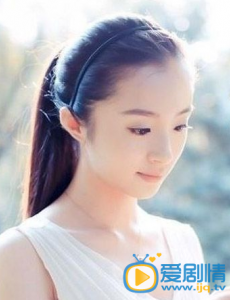 旋风少女热播 主演胡冰卿数款发型大盘点