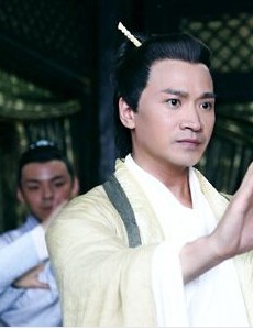 半为苍生半美人天来的真实身份是什么？半为苍生半美人天来为什么要找曹操报仇，他们两个之间有什么恩怨？