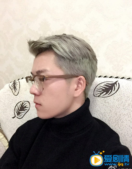 路星河扮演者王栎鑫生活照欣赏