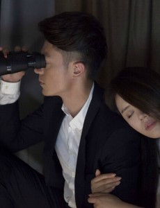 电视剧他来了请闭眼中女主角简瑶的英文名字是什么？电视剧他来了请闭眼大结局中女主角简瑶是怎么逃离困境的？