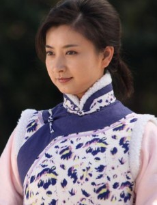 英雄戟蓝欣儿在13集回想的陌生男子是谁？罗长虎嘴里的小斌是何如人也？