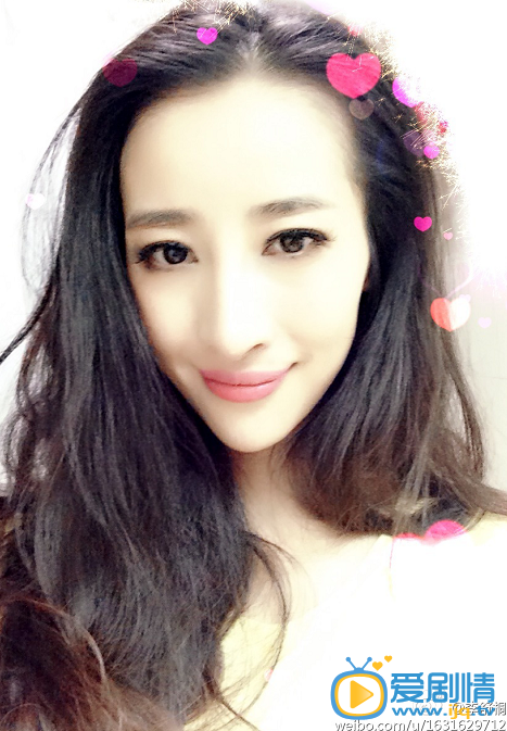 纪琴扮演者李舒桐生活照欣赏