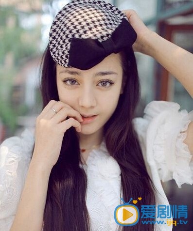 迪丽热巴整容了吗?迪丽热巴整容前后对比照 海量迪丽热巴生活照