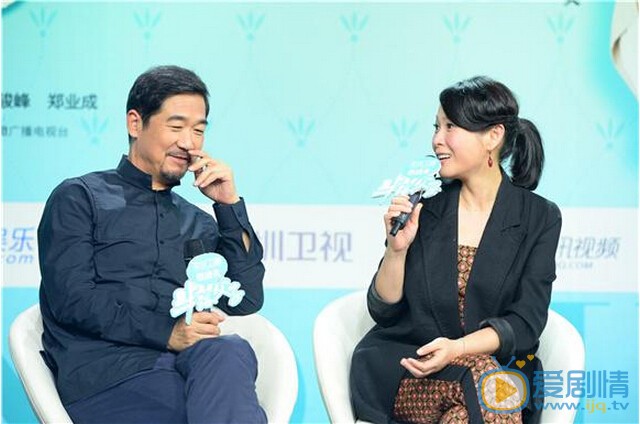 《半路父子》明晚深圳卫视开播 刘若英对老少恋有年龄障碍 喝酒来克服