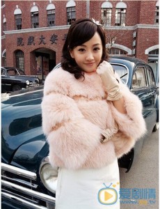 《千金女贼》华丽开播 杨蓉演绎多变造型 化身最腹黑女贼