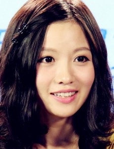 《花千骨》的主题曲是什么名字？《花千骨》姚贝娜版主题曲《画情》花千骨MV欣赏
