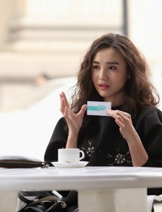 嘿老头中易爽为什么没去成美国？又为什么非要去美国？