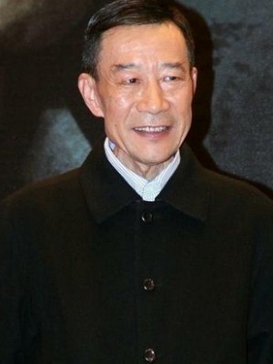 李雪健