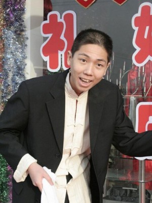 佟磊