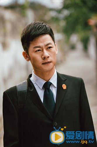 李健《小镇大法官》剧照 李健个人资料