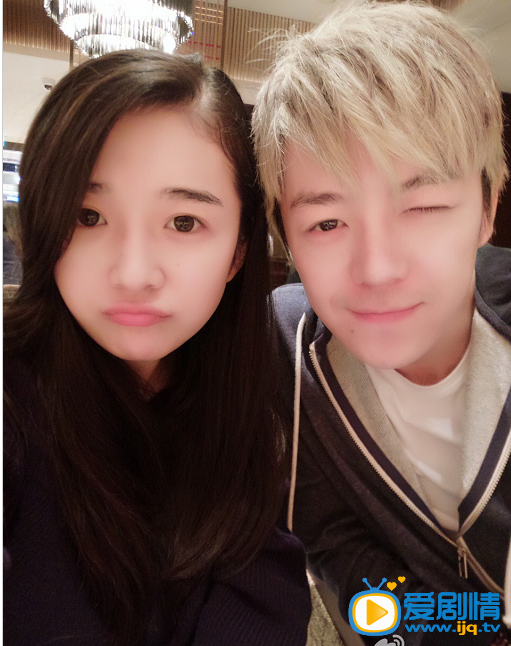 王栎鑫和妻子吴雅婷亲密合影 王栎鑫个人资料简介