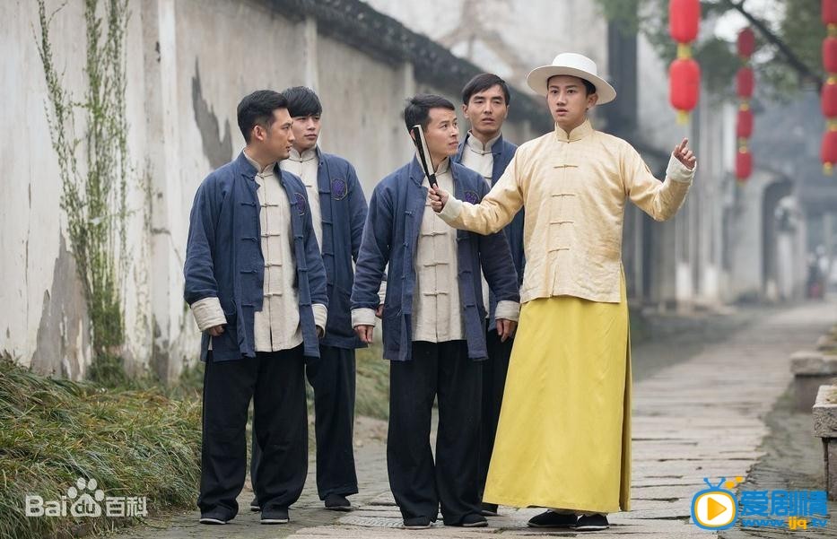 梁振伦个人资料简介 梁振伦卿本佳人剧照