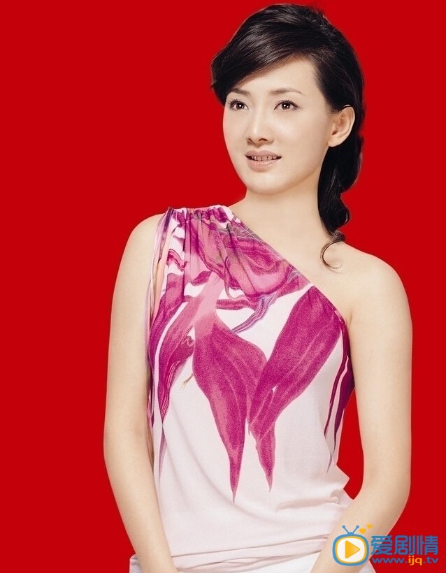 牛莉个人资料简介 牛莉个人生活经历家庭背景 牛莉生活照