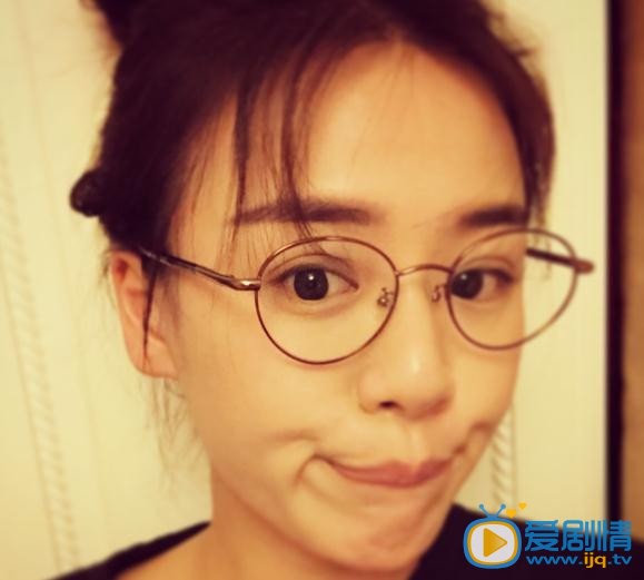马思纯卖萌照
 马思纯高清写真_马思纯高清剧照